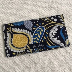 NWT Vera Bradley Paisley Noir checkbook cover